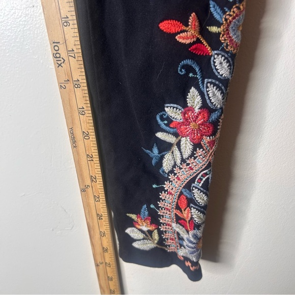 Johnny Was embroidered leggings - Picture 5 of 8